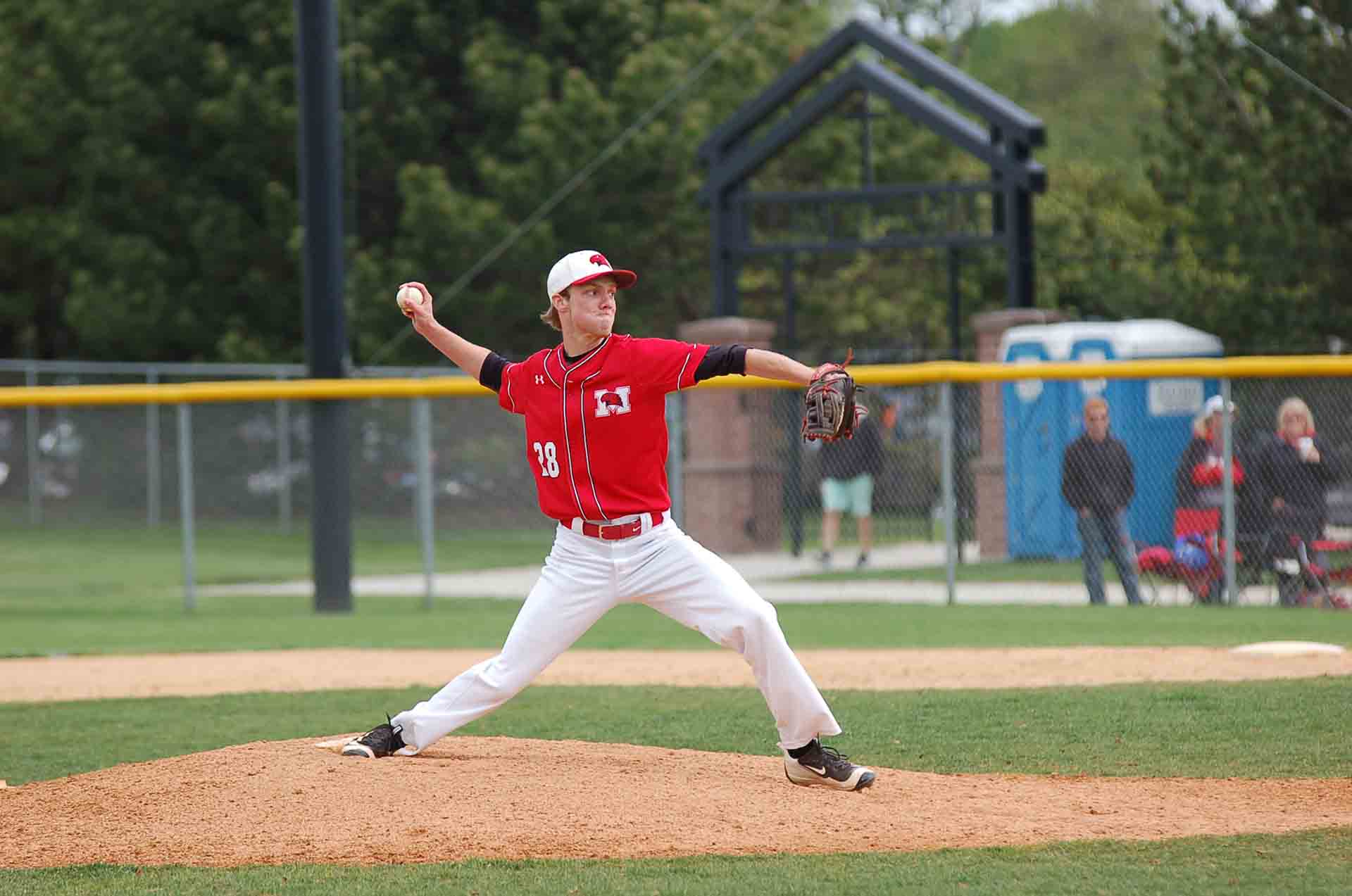 2016-baseball-senior-day-12