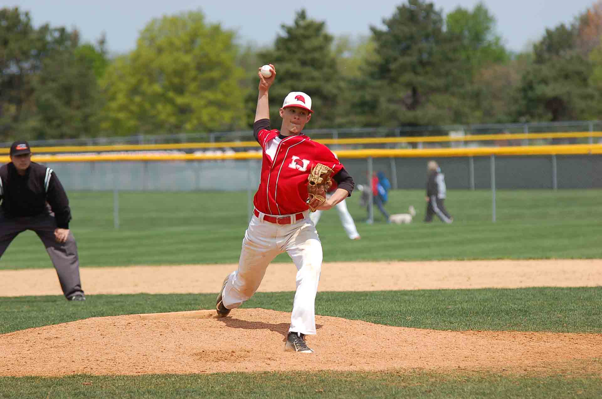 2016-baseball-senior-day-30