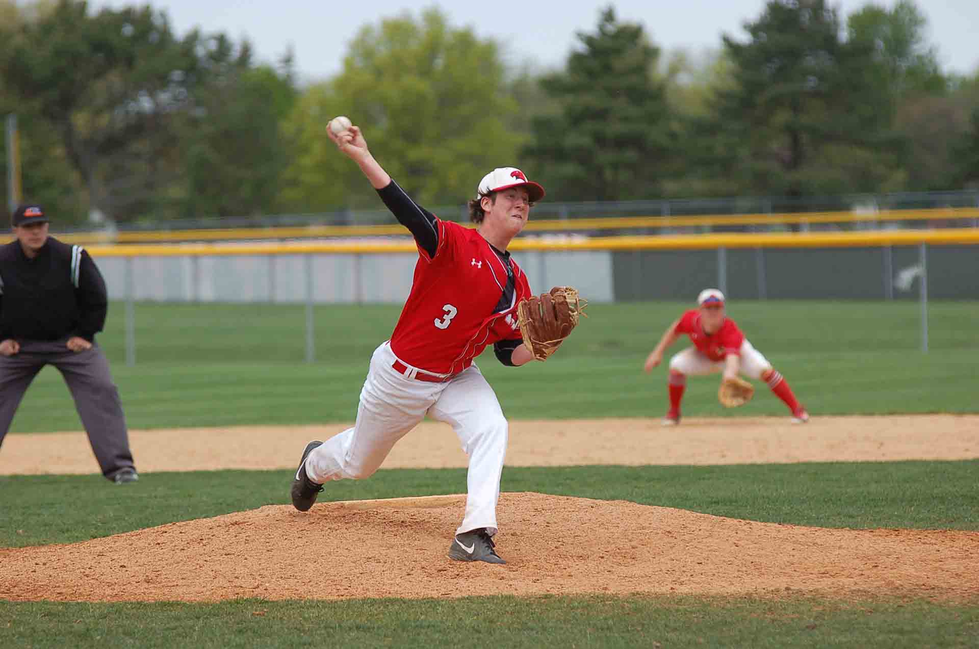 2016-baseball-senior-day-46