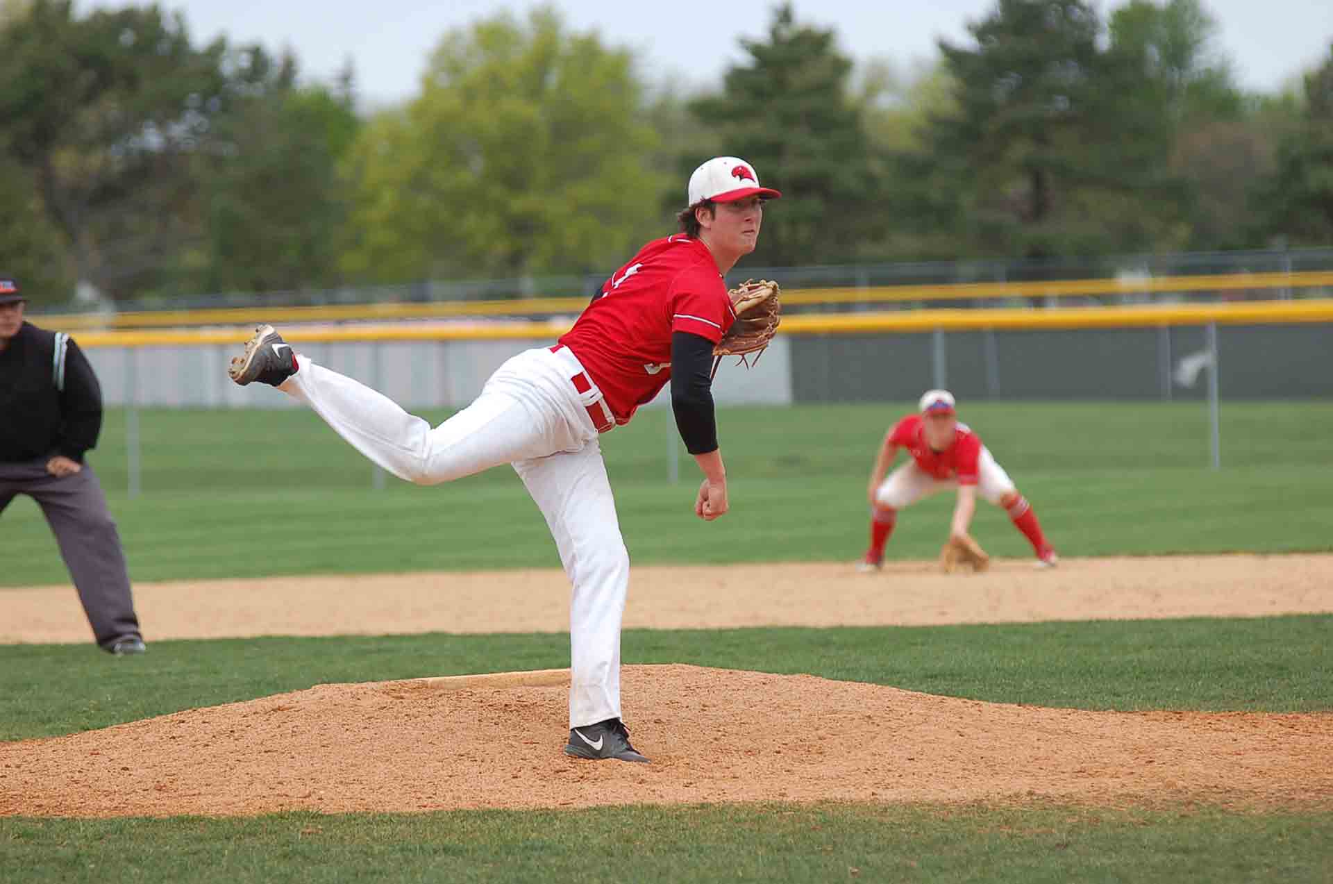 2016-baseball-senior-day-47